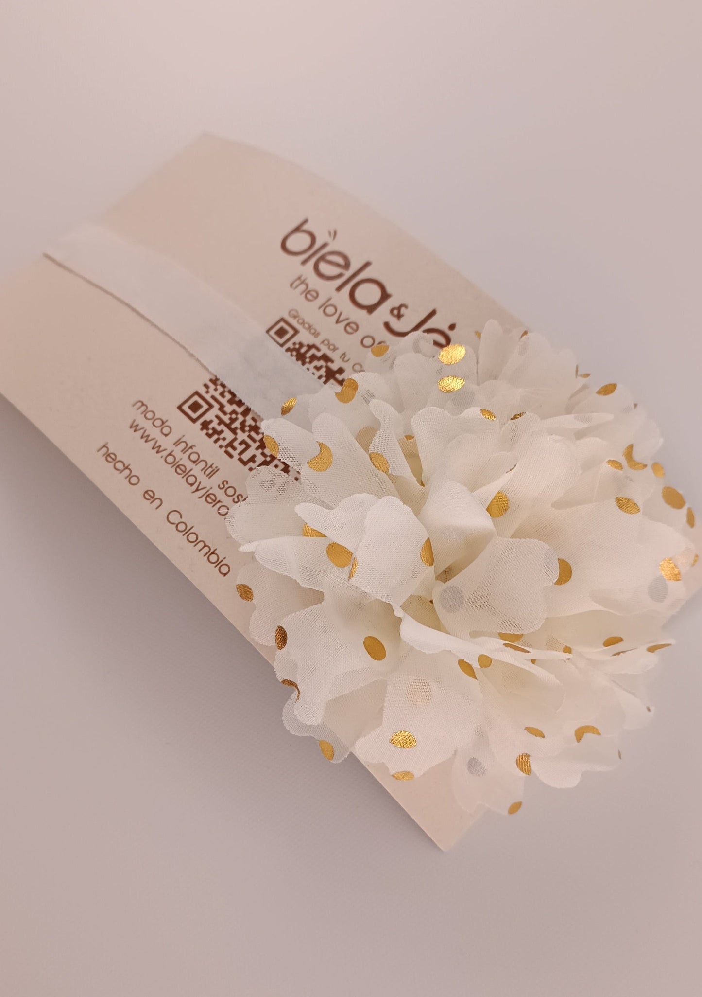 Accesorio balaca cintilla flor marfil y dorado para bebita